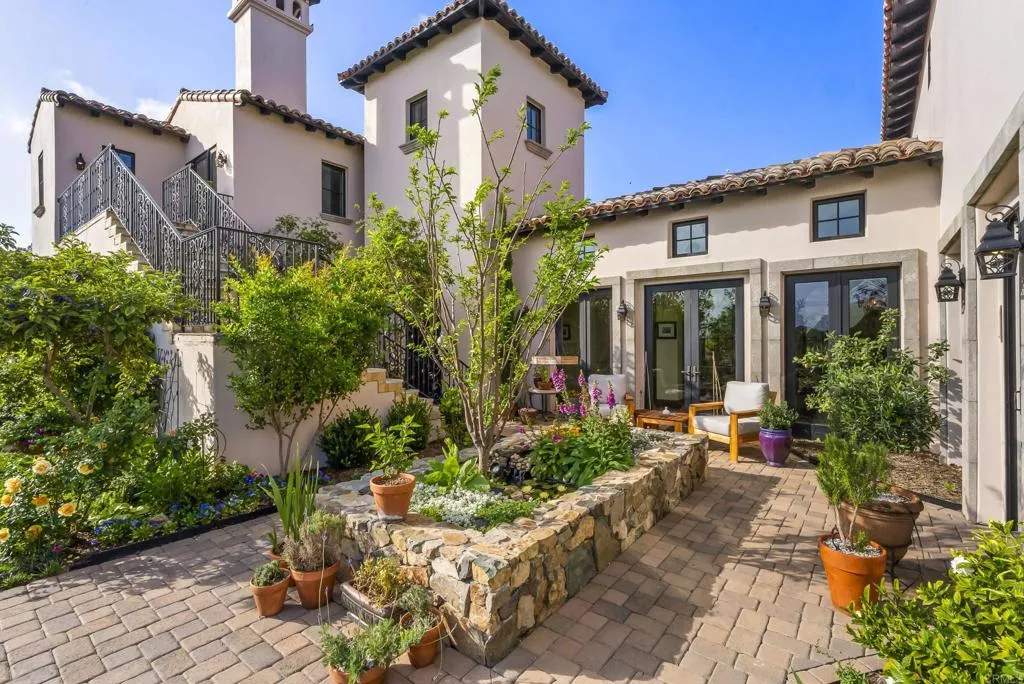 https://cdn.realtyfeed.com/cdn/127/306715129/62aca12a1eea42b2e727cbc2b4f6433b.webp