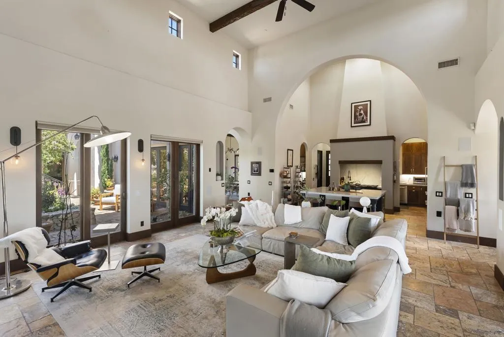 https://cdn.realtyfeed.com/cdn/127/306715129/67eba9f15d5e4871a4c392b3081e6d9d.webp