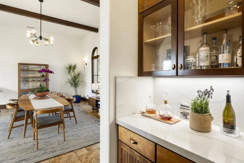 https://cdn.realtyfeed.com/cdn/127/306715129/90f414553b843ce69fa831a091a95a08.webp
