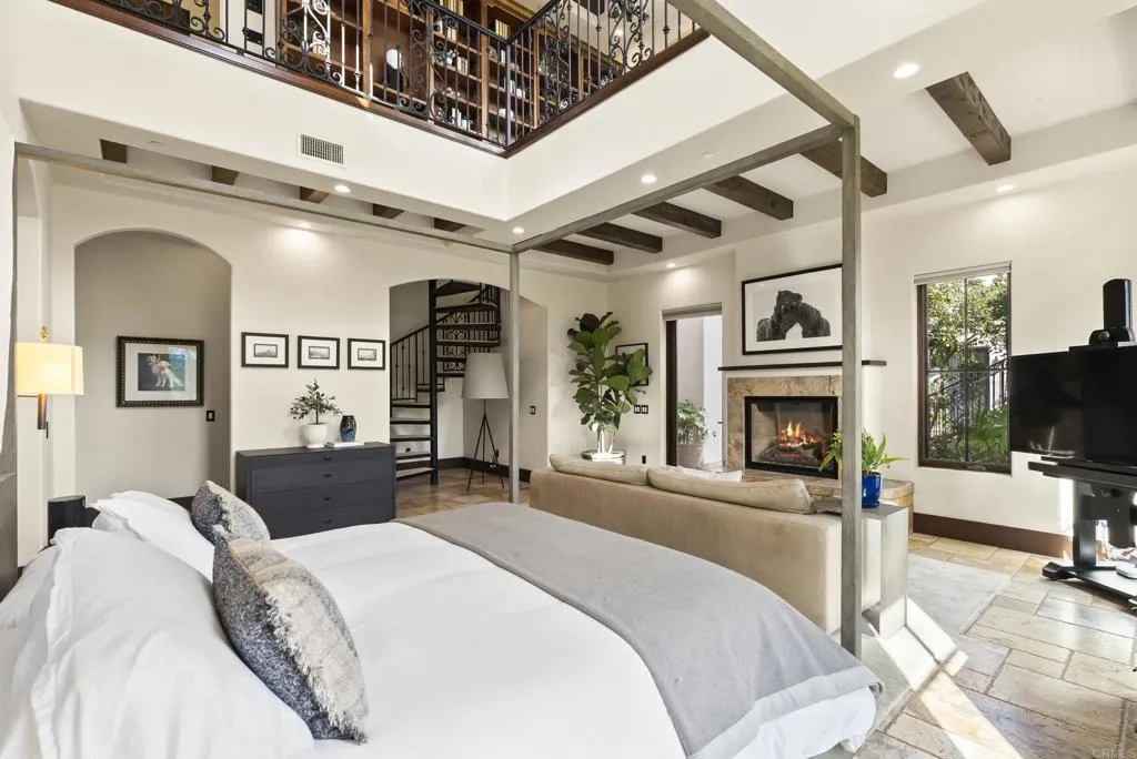 https://cdn.realtyfeed.com/cdn/127/306715129/b8f31d35e1fed14c2fa3abaf570cfc6f.webp