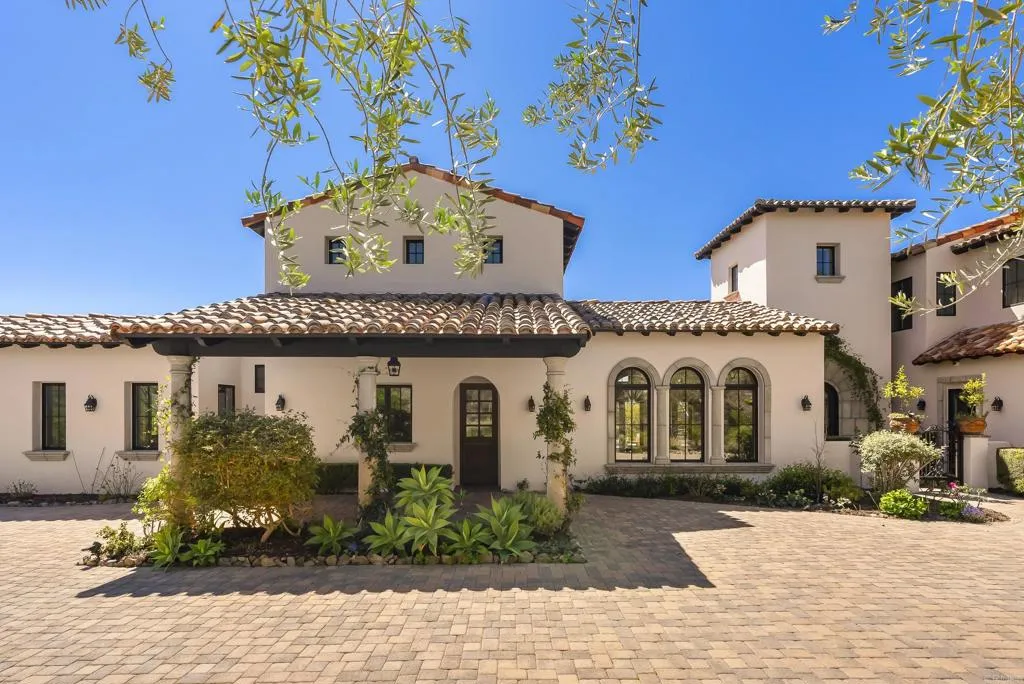 https://cdn.realtyfeed.com/cdn/127/306715129/cb0c55b71d78106ae30bc0a367410559.webp