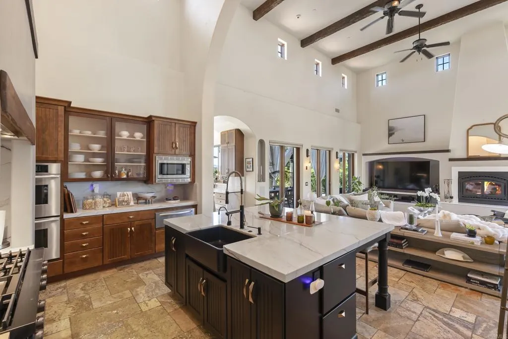 https://cdn.realtyfeed.com/cdn/127/306715129/d66c5d8d92a7e45f4ecd4baeda68b9ef.webp