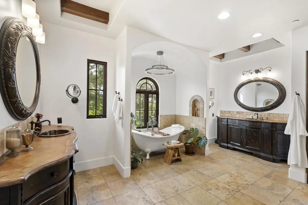 https://cdn.realtyfeed.com/cdn/127/306715129/e9327cdcccee6294caae593bdfff93e1.webp