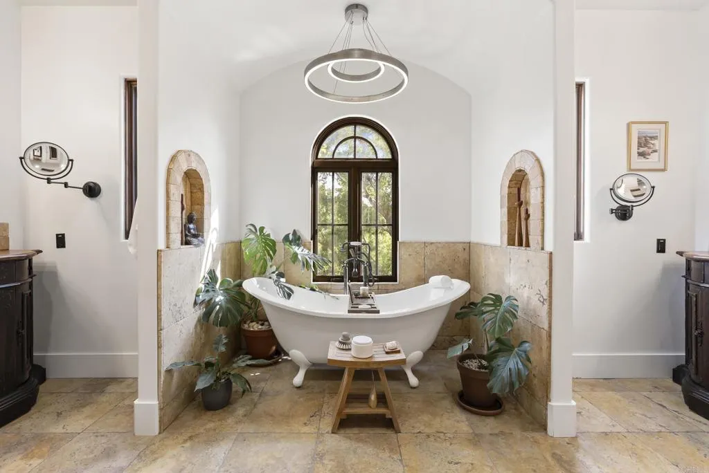 https://cdn.realtyfeed.com/cdn/127/306715129/f9ee89dd7293e6295079c49005033544.webp