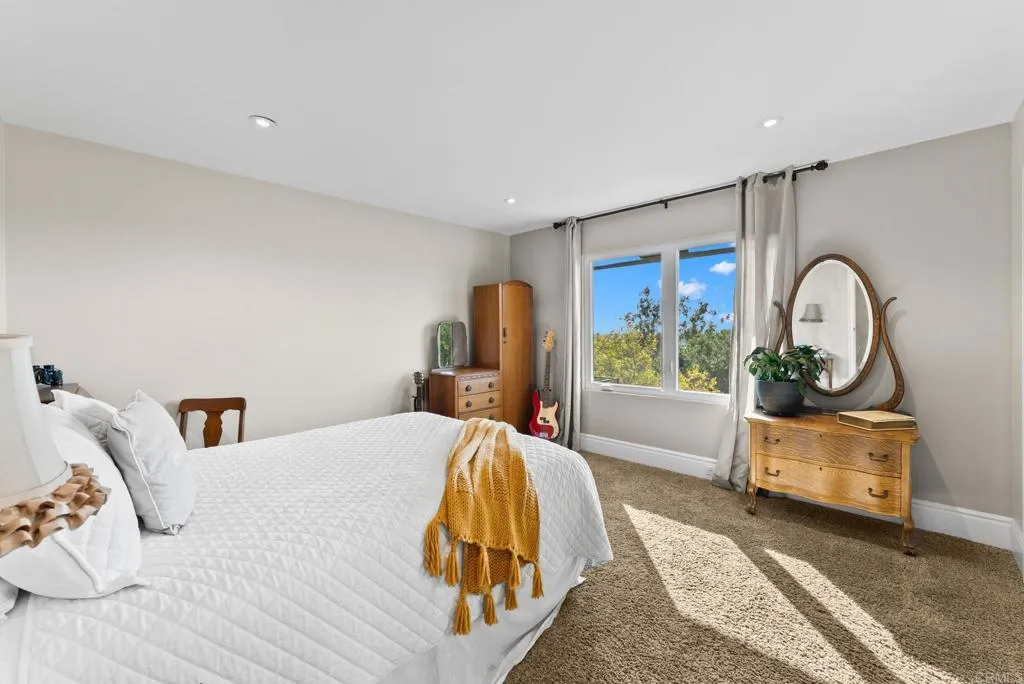 https://cdn.realtyfeed.com/cdn/127/306715134/32628ecebcb31f035bb32cd141e34092.webp