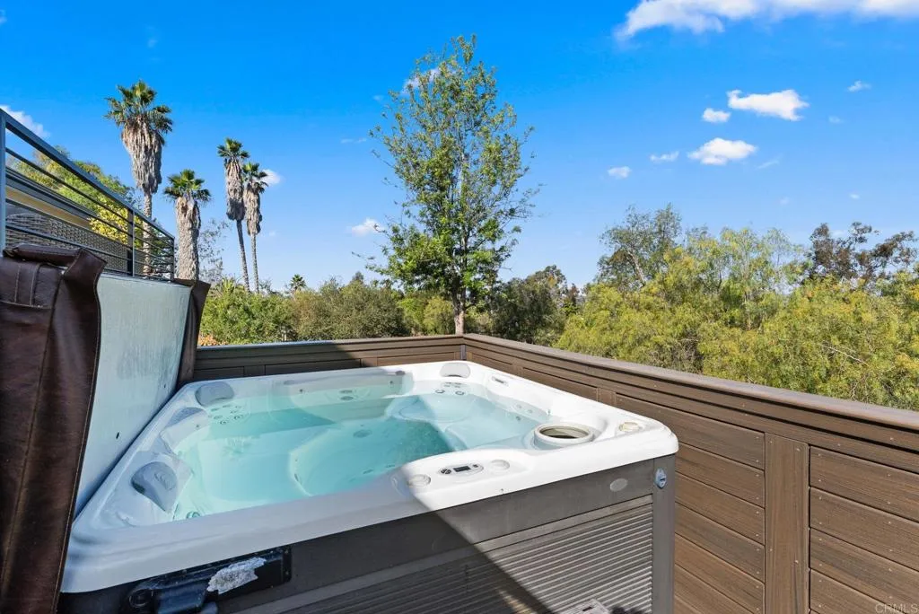 https://cdn.realtyfeed.com/cdn/127/306715134/8ae42381f15b581e7cefefcb5fda63c4.webp