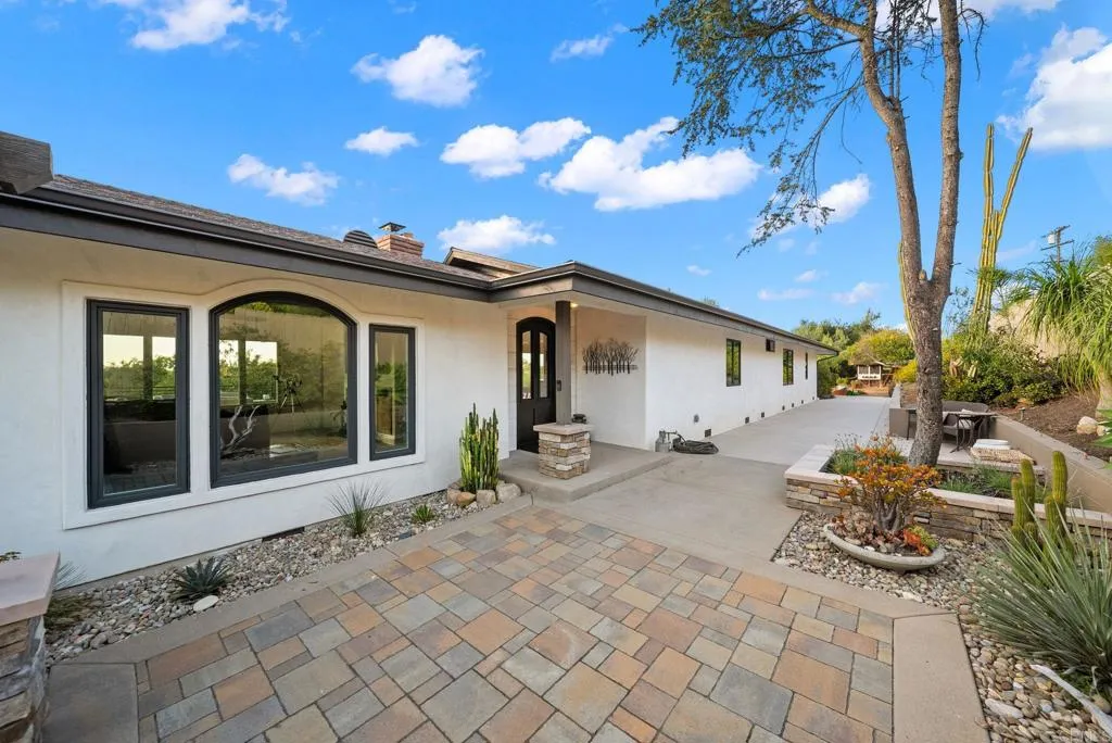 https://cdn.realtyfeed.com/cdn/127/306715134/930d500b89ea4a6a34bd83cc224ef59c.webp