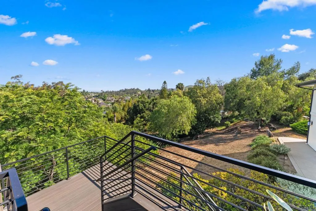 https://cdn.realtyfeed.com/cdn/127/306715134/b58ea11b323fe4c7962f92ebd75b0e39.webp