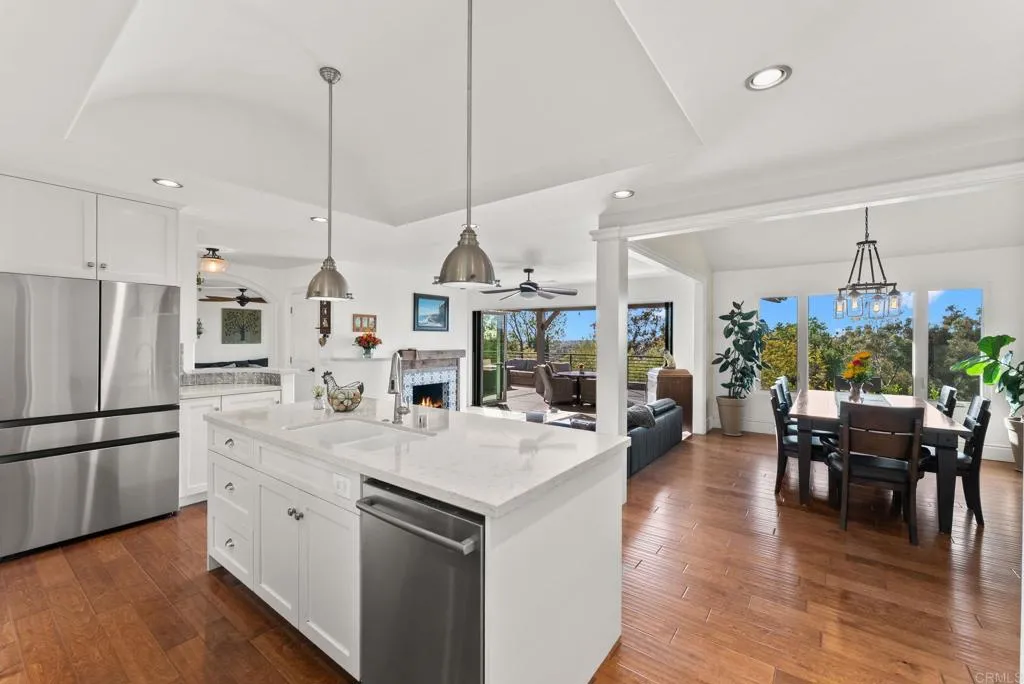 https://cdn.realtyfeed.com/cdn/127/306715134/e6753c00fa8e5b6cdb46492b285ed3f1.webp