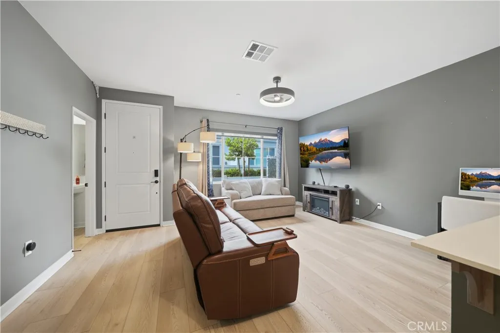 Photo #8: SW26101491 Listing: Photo #8