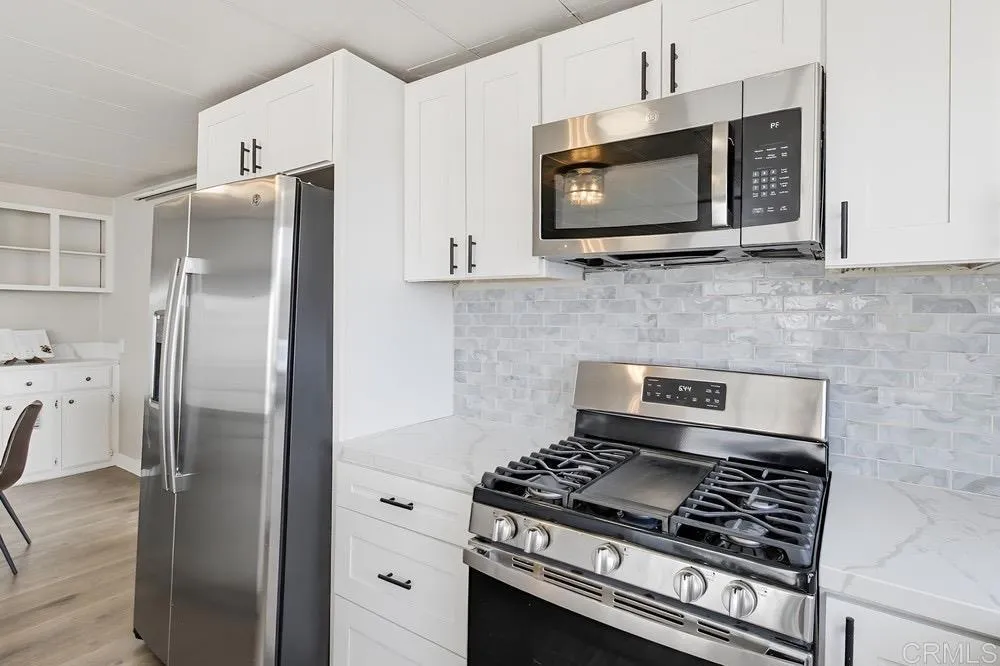 https://cdn.realtyfeed.com/cdn/127/306715245/1b04d07c44be3dd5d96b6441e82feef3.webp