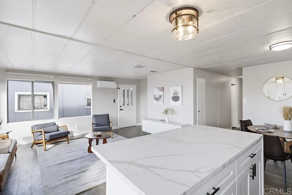 https://cdn.realtyfeed.com/cdn/127/306715245/2b09b3f5ac3555138aadfe0b51b18f4d.webp