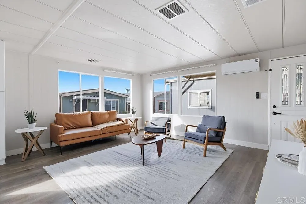 https://cdn.realtyfeed.com/cdn/127/306715245/b3dbba7298f65ccaceec24a2681d44a1.webp