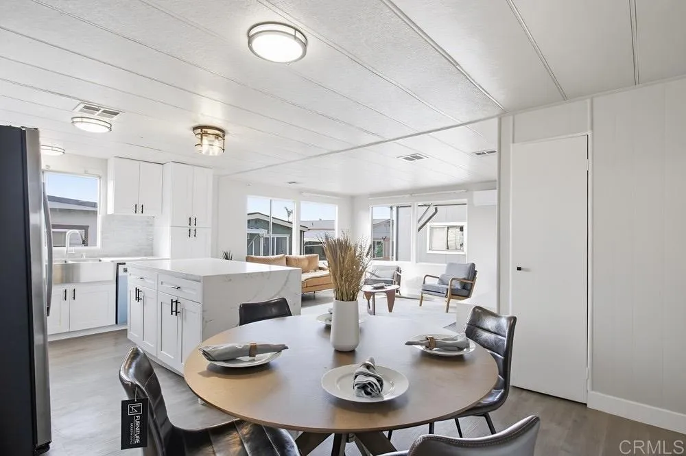 https://cdn.realtyfeed.com/cdn/127/306715245/f261ba3c8607ded2ac279345c1433e38.webp