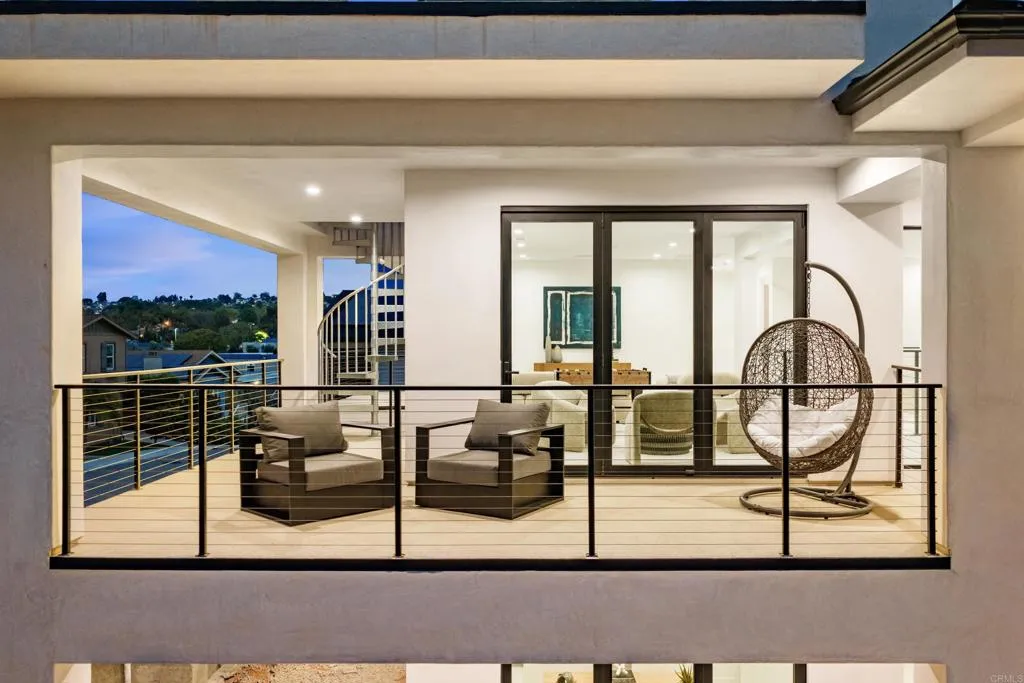https://cdn.realtyfeed.com/cdn/127/306715246/2561795f6bb1100d8edfd293ec927bb2.webp