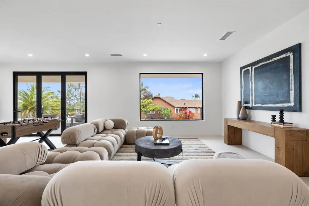 https://cdn.realtyfeed.com/cdn/127/306715246/506e7022ffb4d916730ddbbd7151b6d1.webp