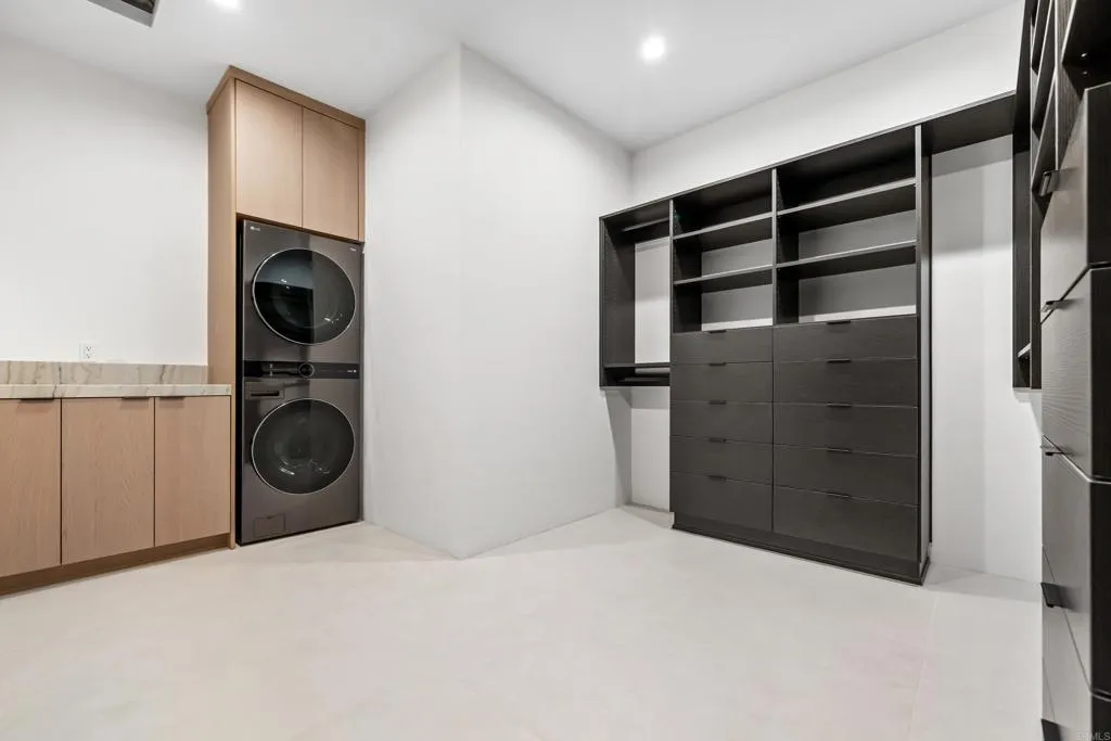 https://cdn.realtyfeed.com/cdn/127/306715246/52cf83aec39be720eaae84d891b03b70.webp