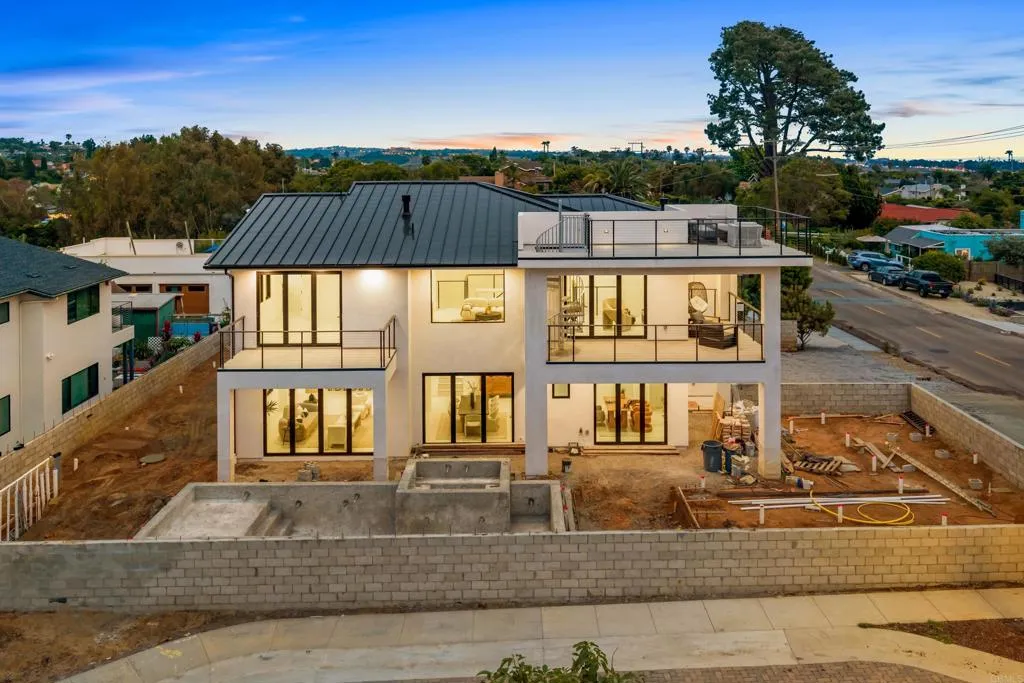 https://cdn.realtyfeed.com/cdn/127/306715246/6cdb63486babafcca0955785292ca122.webp