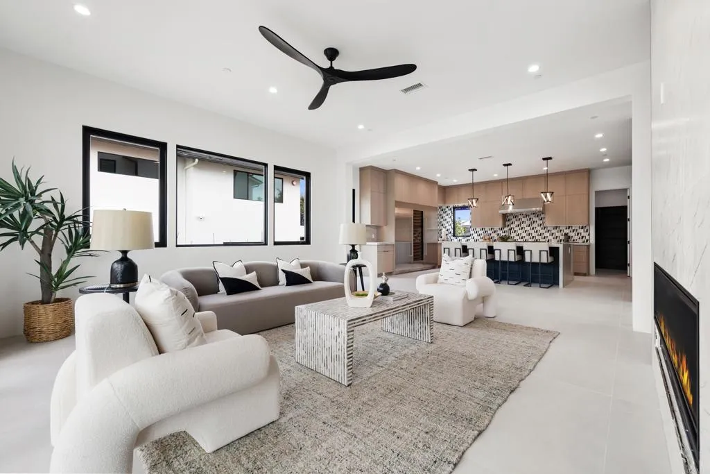 https://cdn.realtyfeed.com/cdn/127/306715246/773917e4e233c78b19e9ac068c66cb93.webp