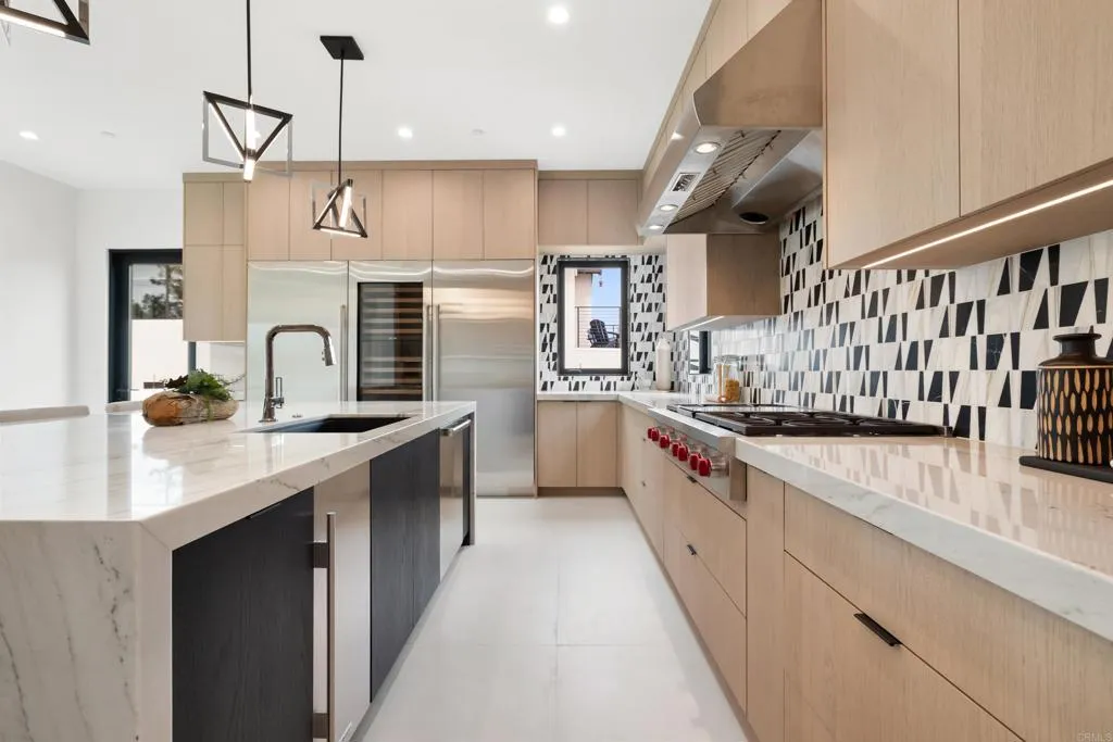 https://cdn.realtyfeed.com/cdn/127/306715246/7a8b06c81b005a812c6bb0717816a9a7.webp
