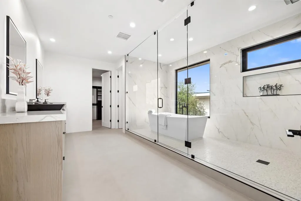 https://cdn.realtyfeed.com/cdn/127/306715246/a2615d6e9872585b54bd1864c12fe260.webp