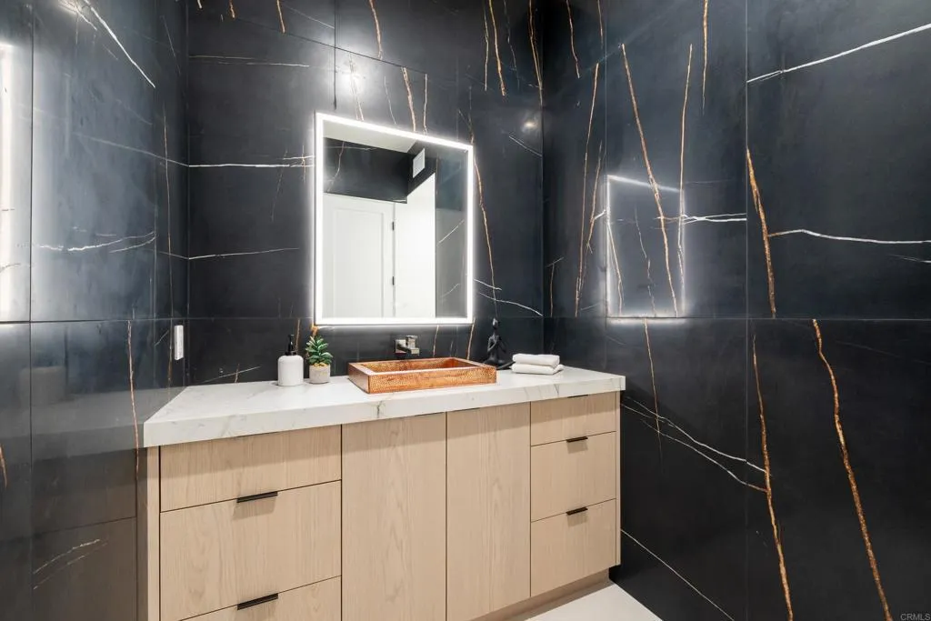https://cdn.realtyfeed.com/cdn/127/306715246/e3c68a0c8f121db119805b6cab887ea2.webp