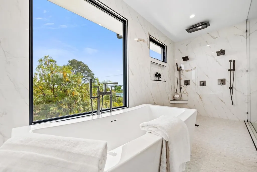 https://cdn.realtyfeed.com/cdn/127/306715246/f494aef8b9cbd8d4c6529d340c0d8602.webp