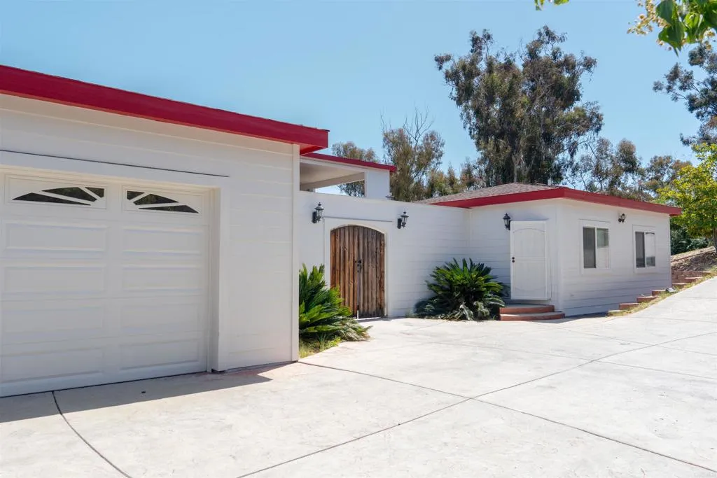 https://cdn.realtyfeed.com/cdn/127/306715292/55f7bad1739dfc45d71c1b38c57e7169.webp