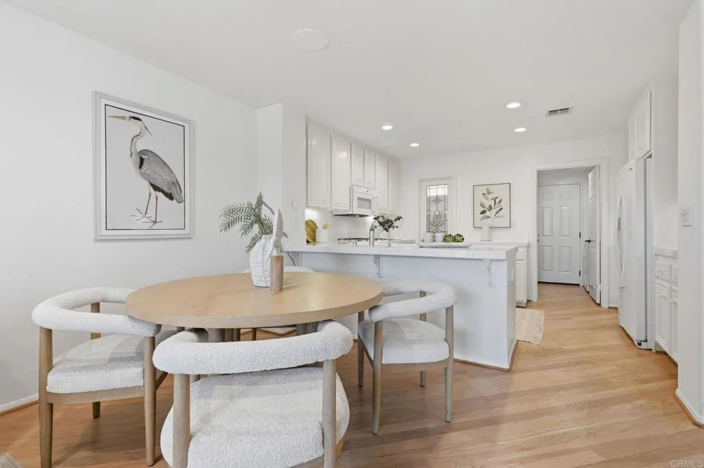 https://cdn.realtyfeed.com/cdn/127/306715303/02d946eaee739c84cc187679cafb8af3.webp