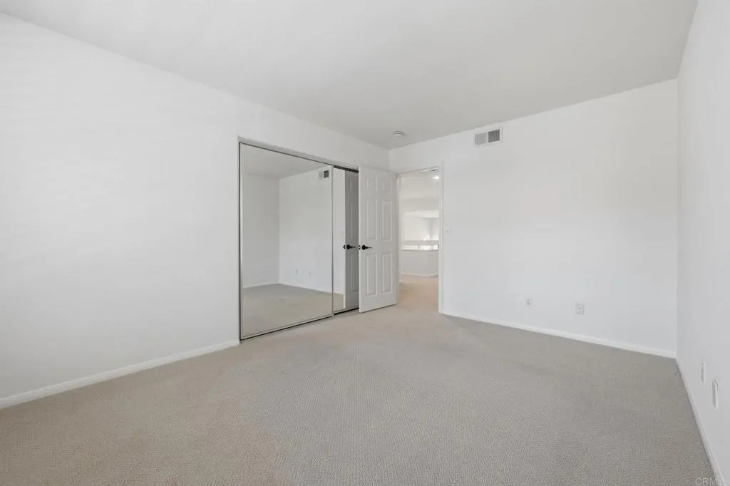 https://cdn.realtyfeed.com/cdn/127/306715303/2fddcfaecc8accd62bcdea5b22aa167d.webp