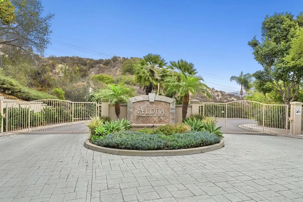 https://cdn.realtyfeed.com/cdn/127/306715303/471c9db9a544ac28954af59b288ca54e.webp