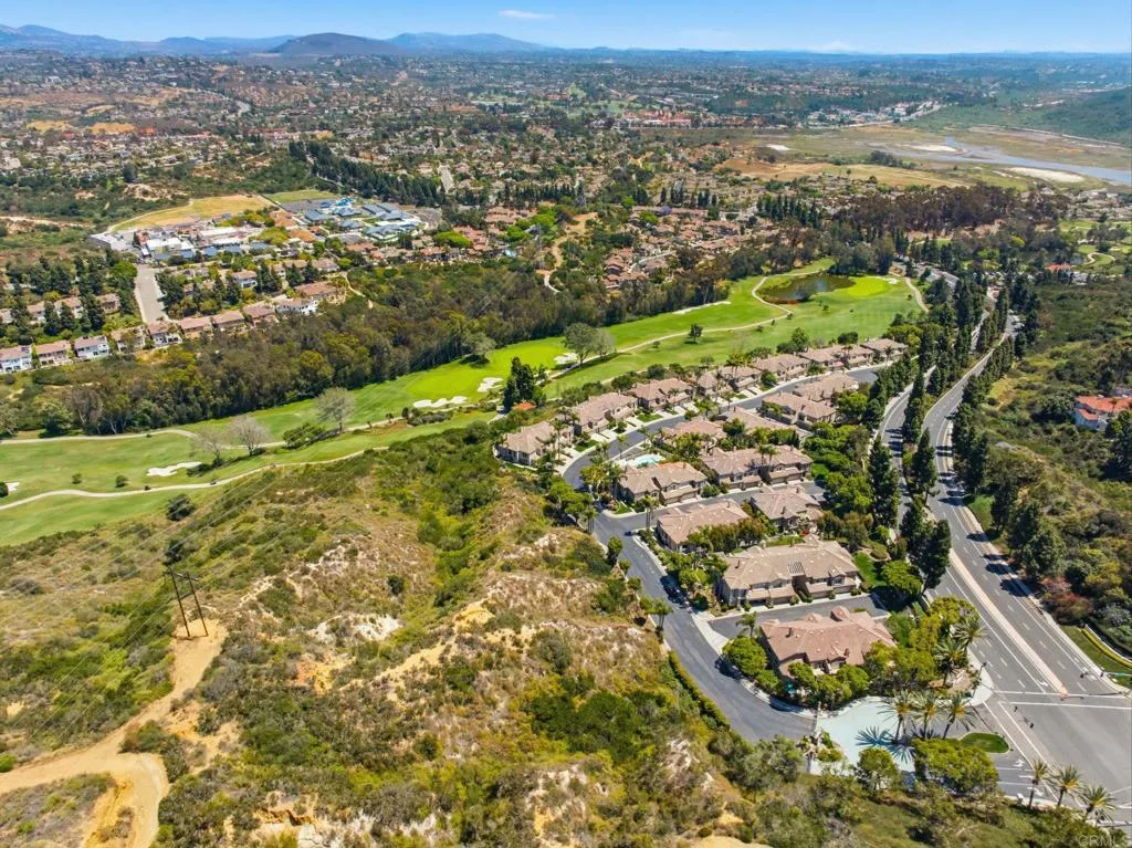 https://cdn.realtyfeed.com/cdn/127/306715303/88d13f0ecee31145ad4096cf88a54d08.webp