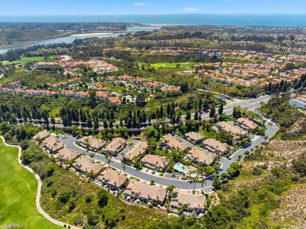 https://cdn.realtyfeed.com/cdn/127/306715303/cd1ab5f77e5fd98aa5764083d3306d8c.webp