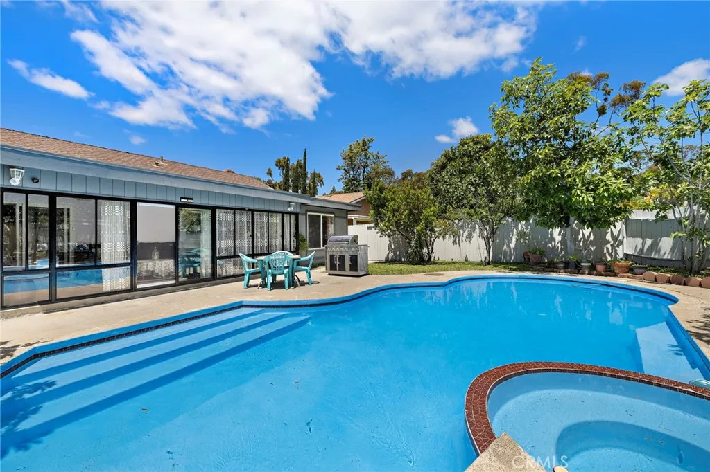 Laguna Hills, CA 92653