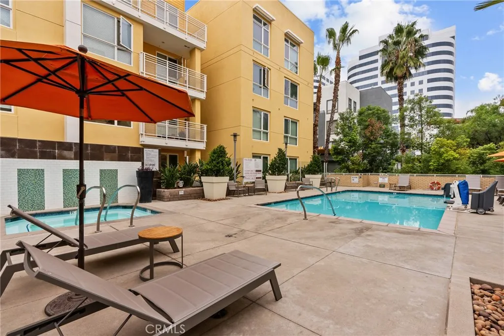 Woodland Hills, CA 91367