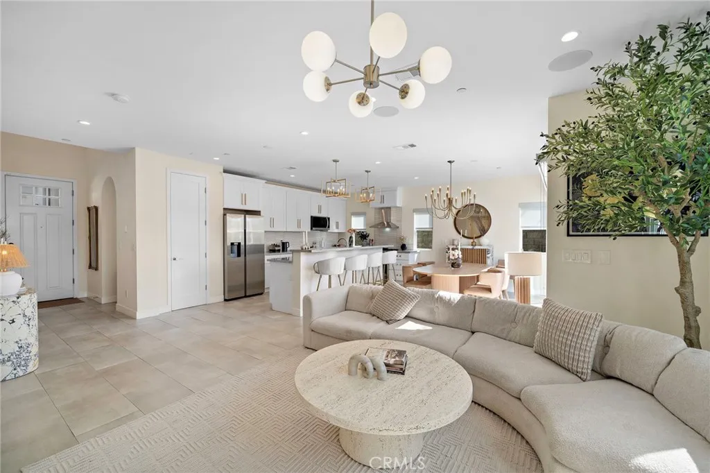 Costa Mesa, CA 92627