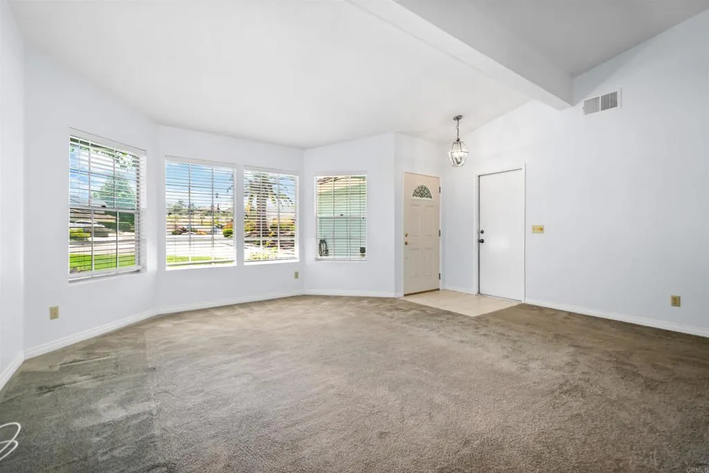 https://cdn.realtyfeed.com/cdn/127/306715417/096bedbcb068c498d7bd3521d87cf45e.webp