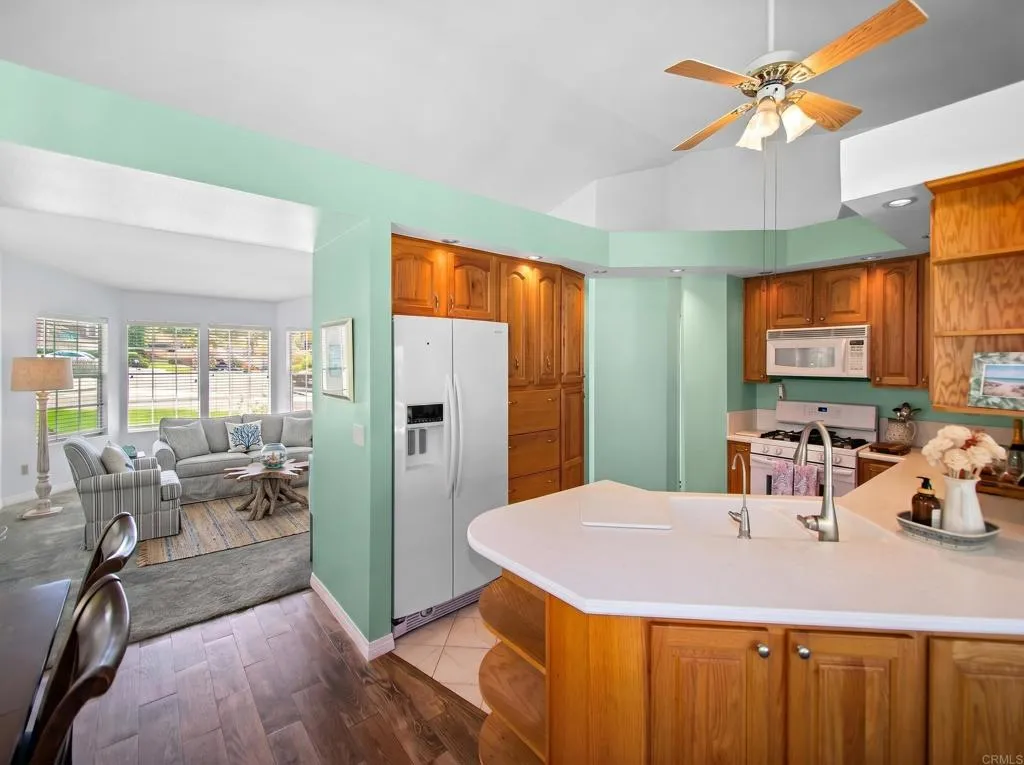 https://cdn.realtyfeed.com/cdn/127/306715417/3aeab88a3ba8c3b5d59bfb75218030e5.webp