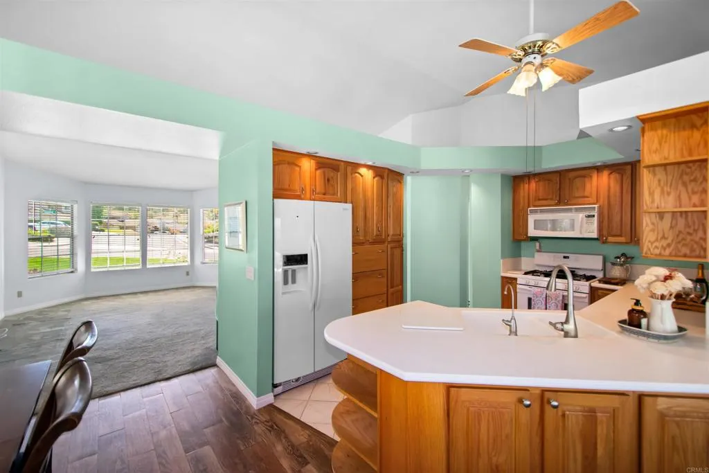 https://cdn.realtyfeed.com/cdn/127/306715417/5f366adbcb8a059892d35f8f48bfa31d.webp