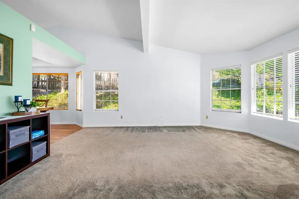 https://cdn.realtyfeed.com/cdn/127/306715417/71df0ea94f6ff7002191dd26b03ecbf7.webp