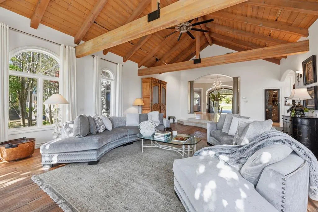 https://cdn.realtyfeed.com/cdn/127/306715452/1af7209e77fc29741d90b269886ad57c.webp