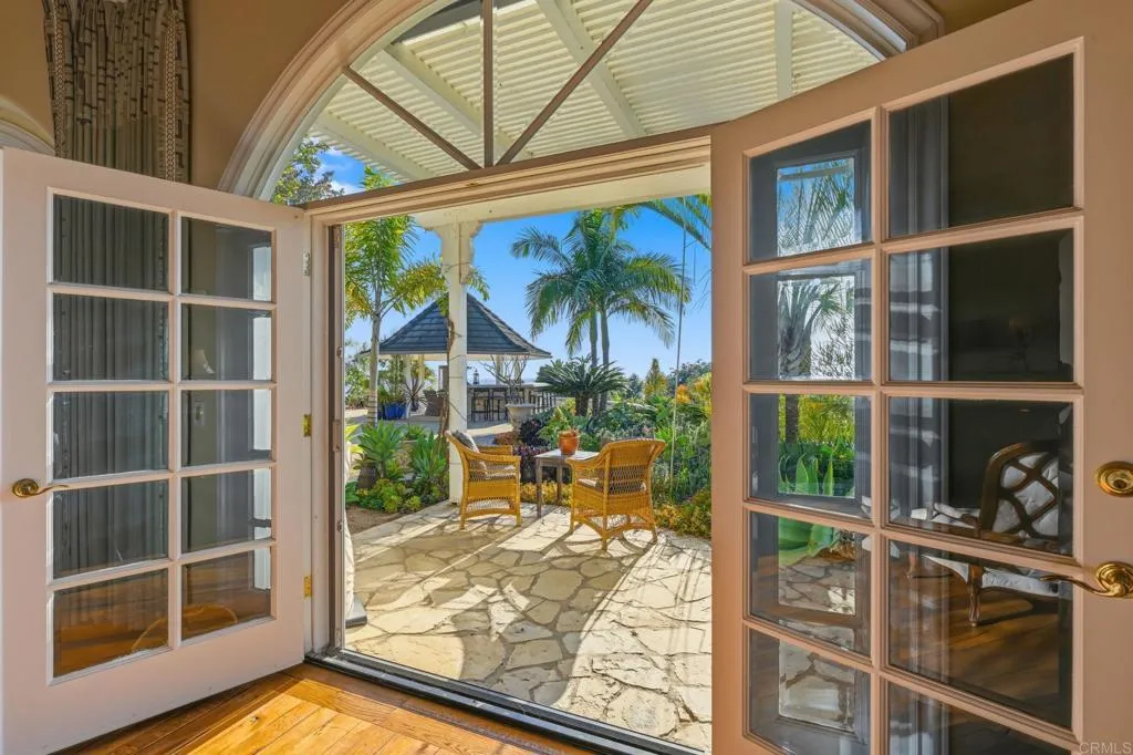 https://cdn.realtyfeed.com/cdn/127/306715452/4d8a667b2f8b40b4a7f5f960161b4983.webp