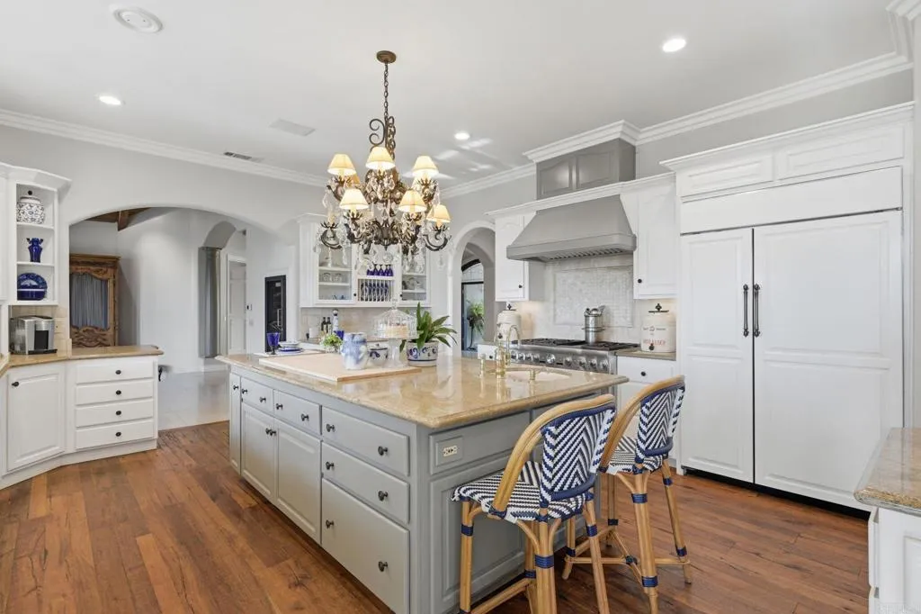 https://cdn.realtyfeed.com/cdn/127/306715452/80fd92842ebca71c3ff10b016ae30214.webp