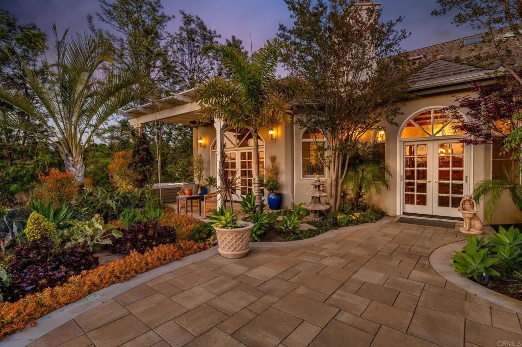 https://cdn.realtyfeed.com/cdn/127/306715452/a6ecbf2880220e01c4900a0c58a8e903.webp