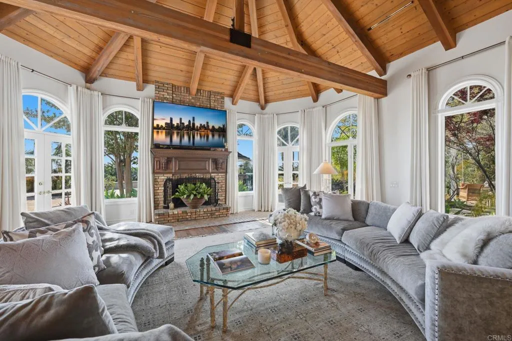 https://cdn.realtyfeed.com/cdn/127/306715452/a79cc4ffc295ea2954b4c3ab14347e9f.webp
