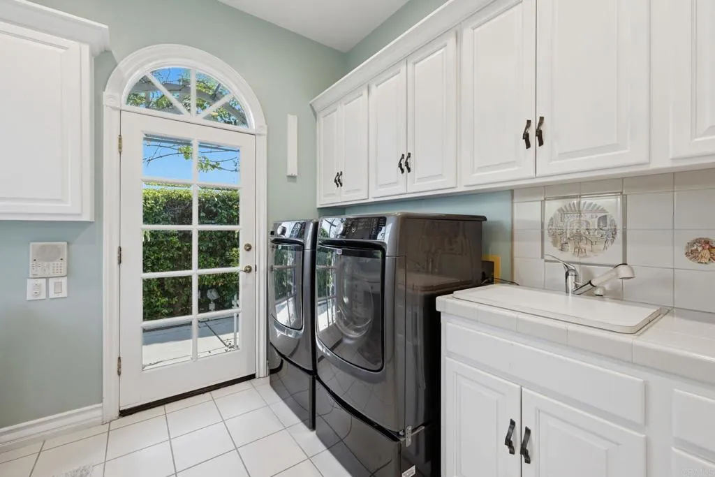https://cdn.realtyfeed.com/cdn/127/306715452/a87d5a9eae26633e7b995f50b3278a4b.webp