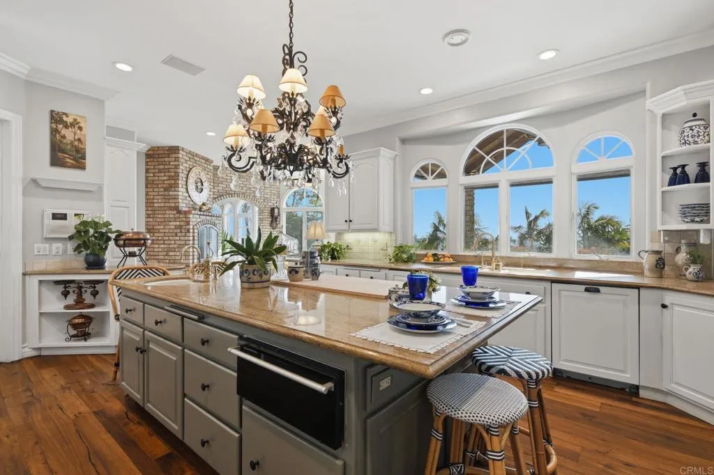 https://cdn.realtyfeed.com/cdn/127/306715452/ccf6b4d8da84e478afabc71875cdbb26.webp