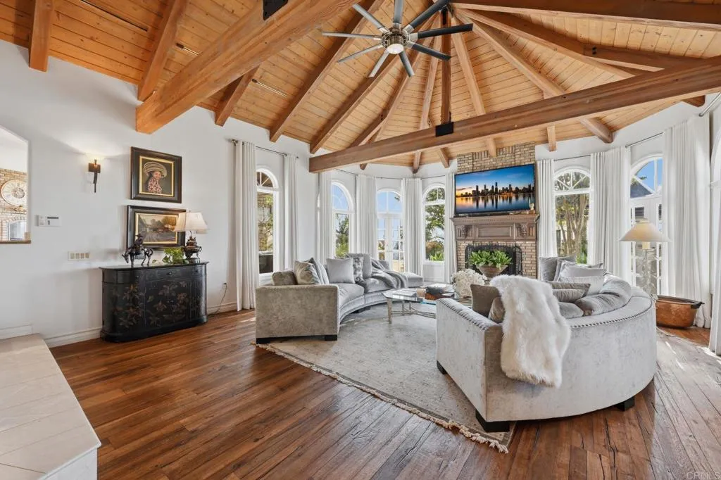 https://cdn.realtyfeed.com/cdn/127/306715452/d9920752265501ac54d175d7f4b260be.webp