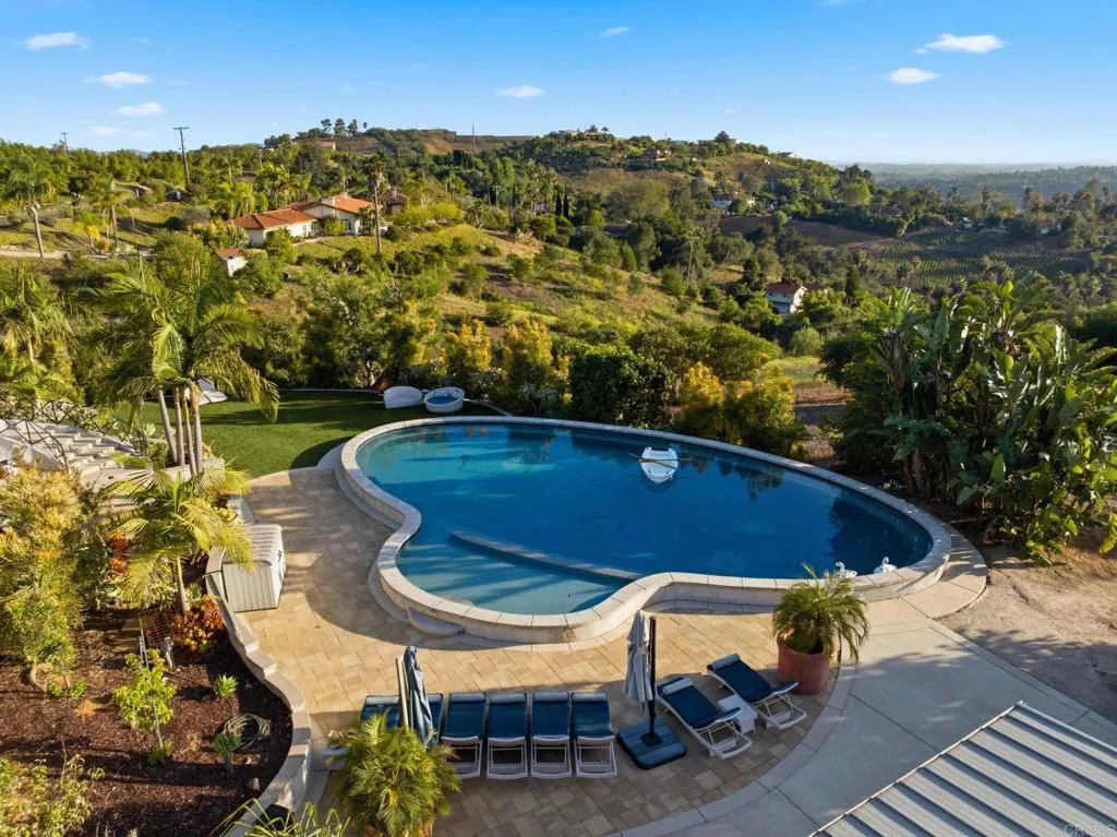 https://cdn.realtyfeed.com/cdn/127/306715452/f847d6b9a97da6a798425802412e93b0.webp