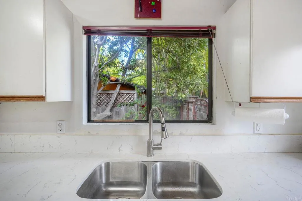 https://cdn.realtyfeed.com/cdn/127/306715464/5d188116299dfd7b2b450357e468bc06.webp
